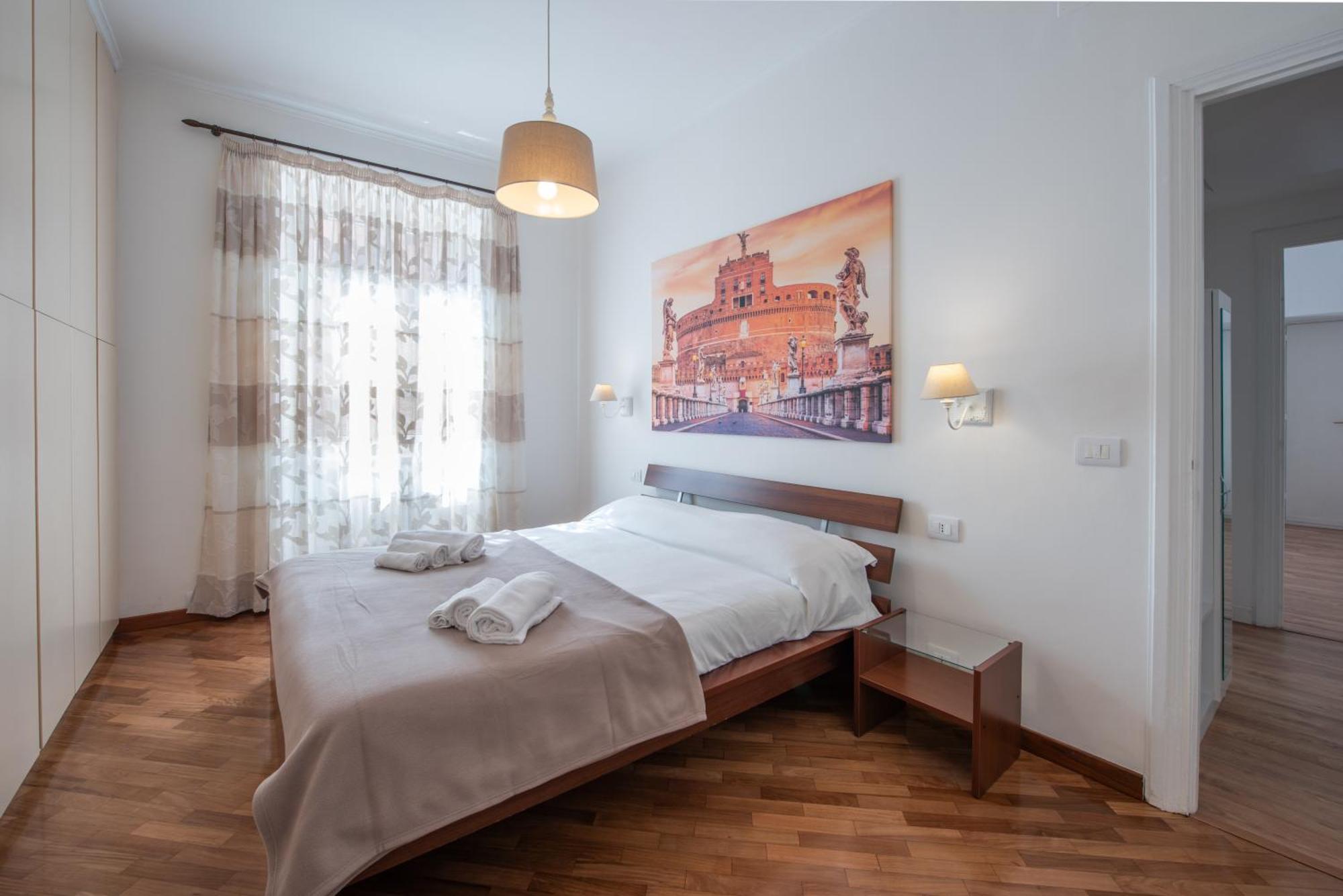 Benny Gold - Elegant Apartment Right Next To The Metro — Photos 2